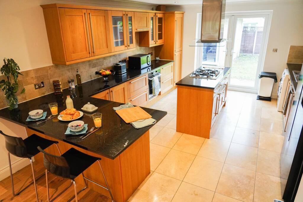 Villa Large 4-Bed House For Up To 7 Guests W 2X Parking à Oxford Extérieur photo