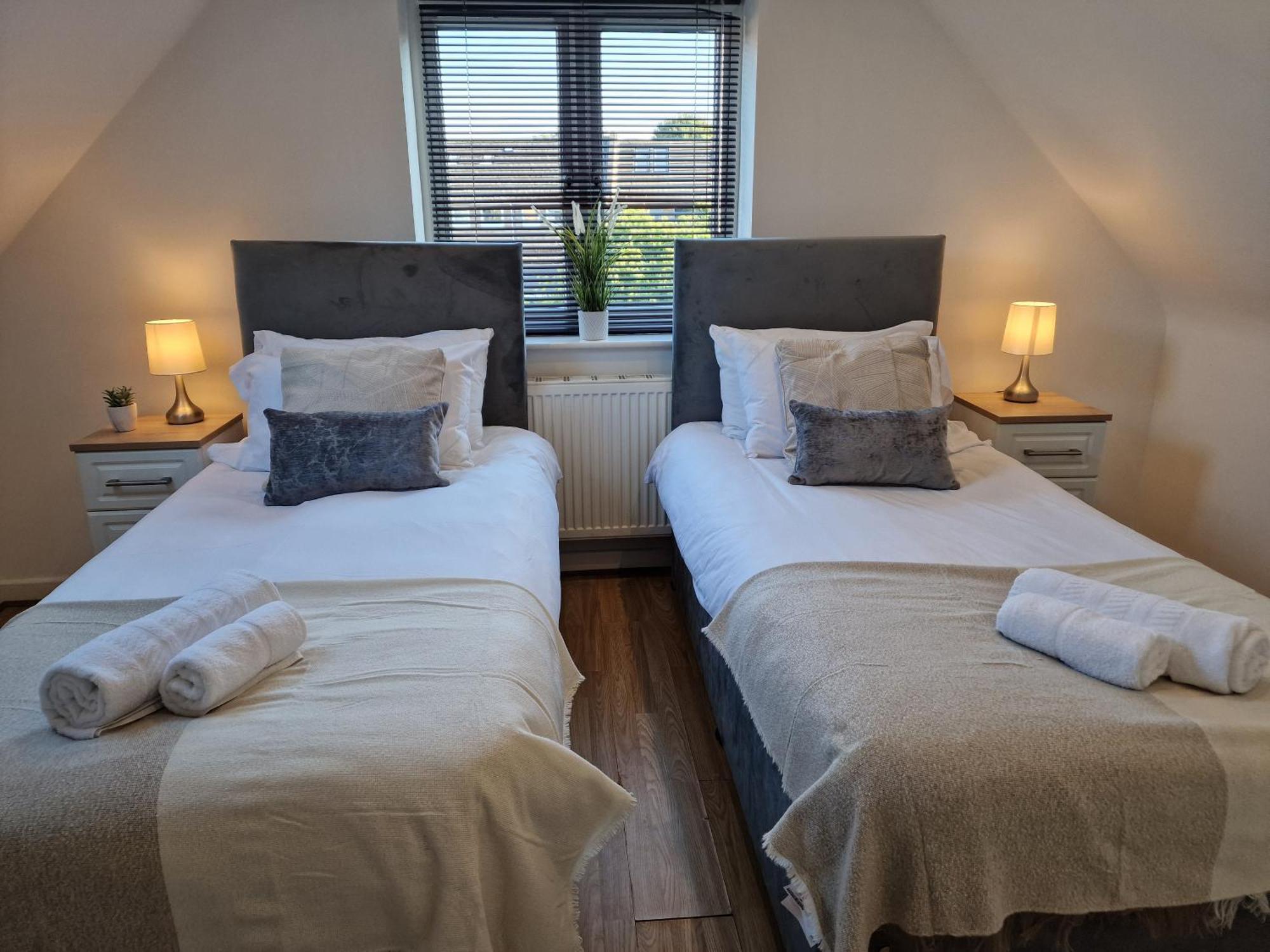 Villa Large 4-Bed House For Up To 7 Guests W 2X Parking à Oxford Extérieur photo